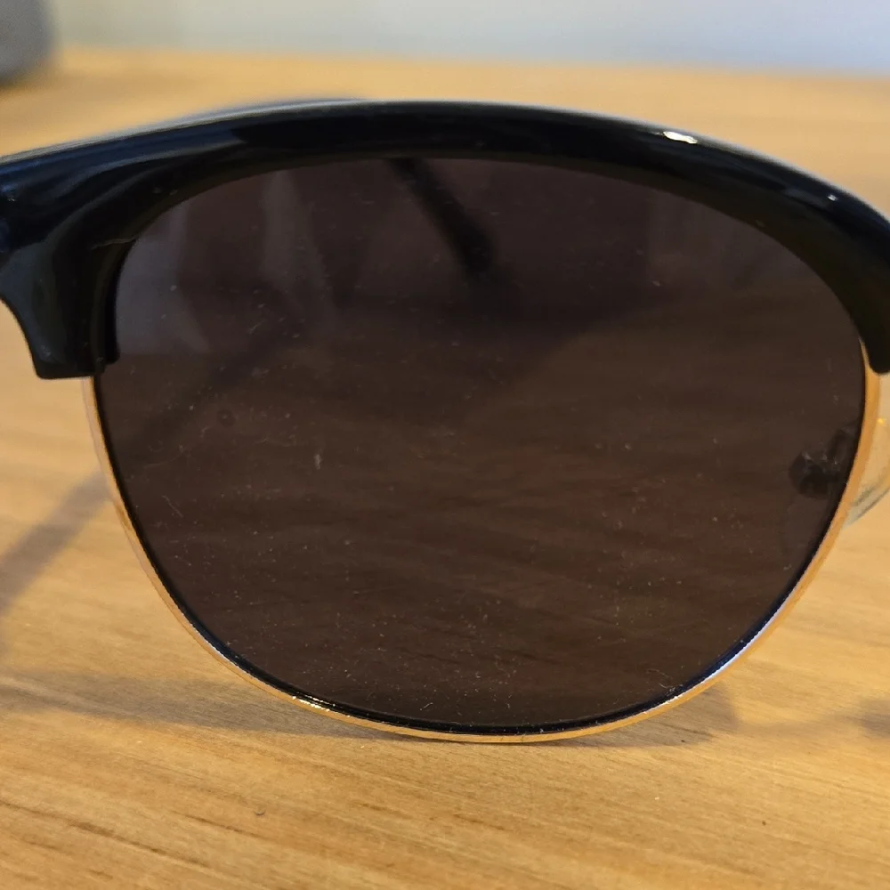 Express Black and Gold Sunglasses - Picture 2 of 5